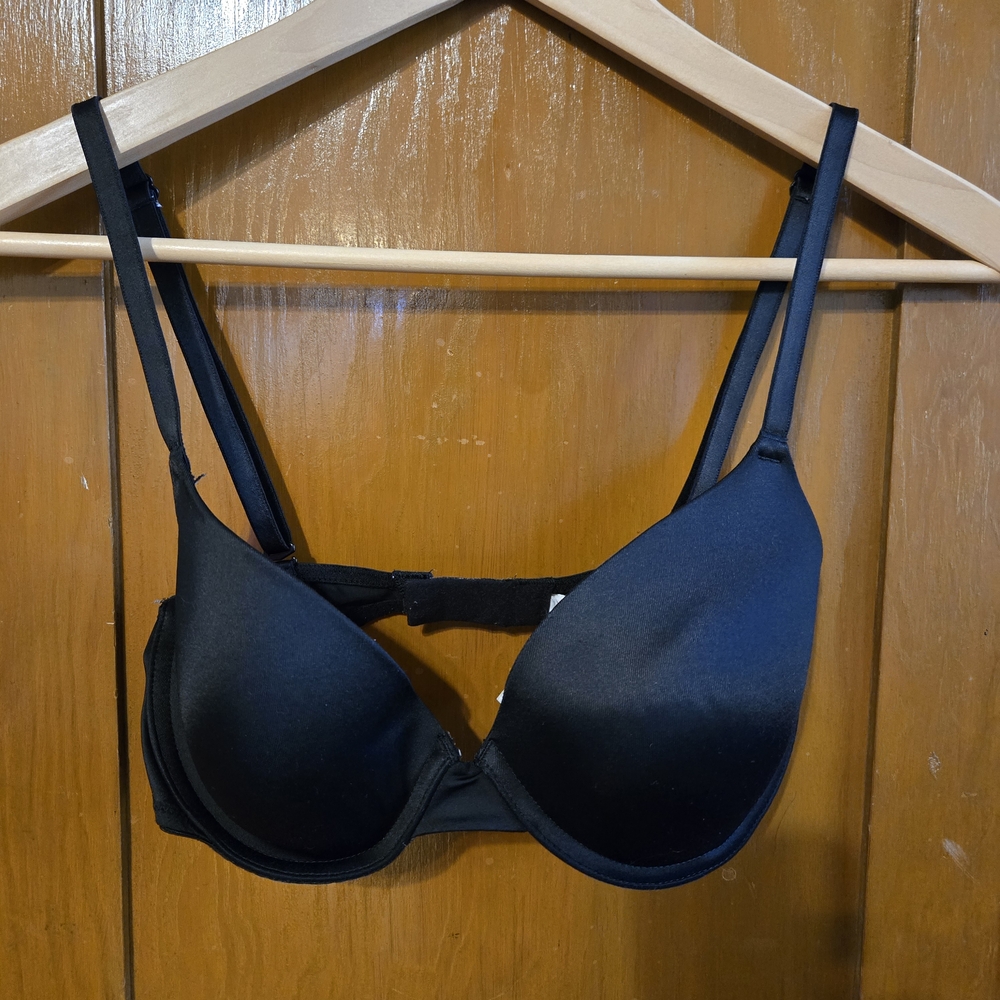PINK Victoria's Secret Black Bra 32B
